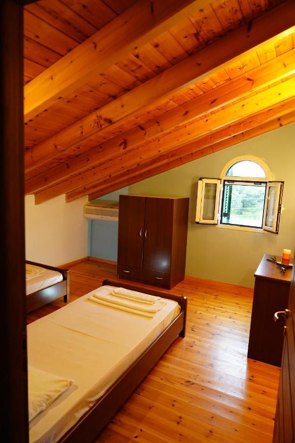 Stefanias Appartments Agios Matthaios  Ngoại thất bức ảnh