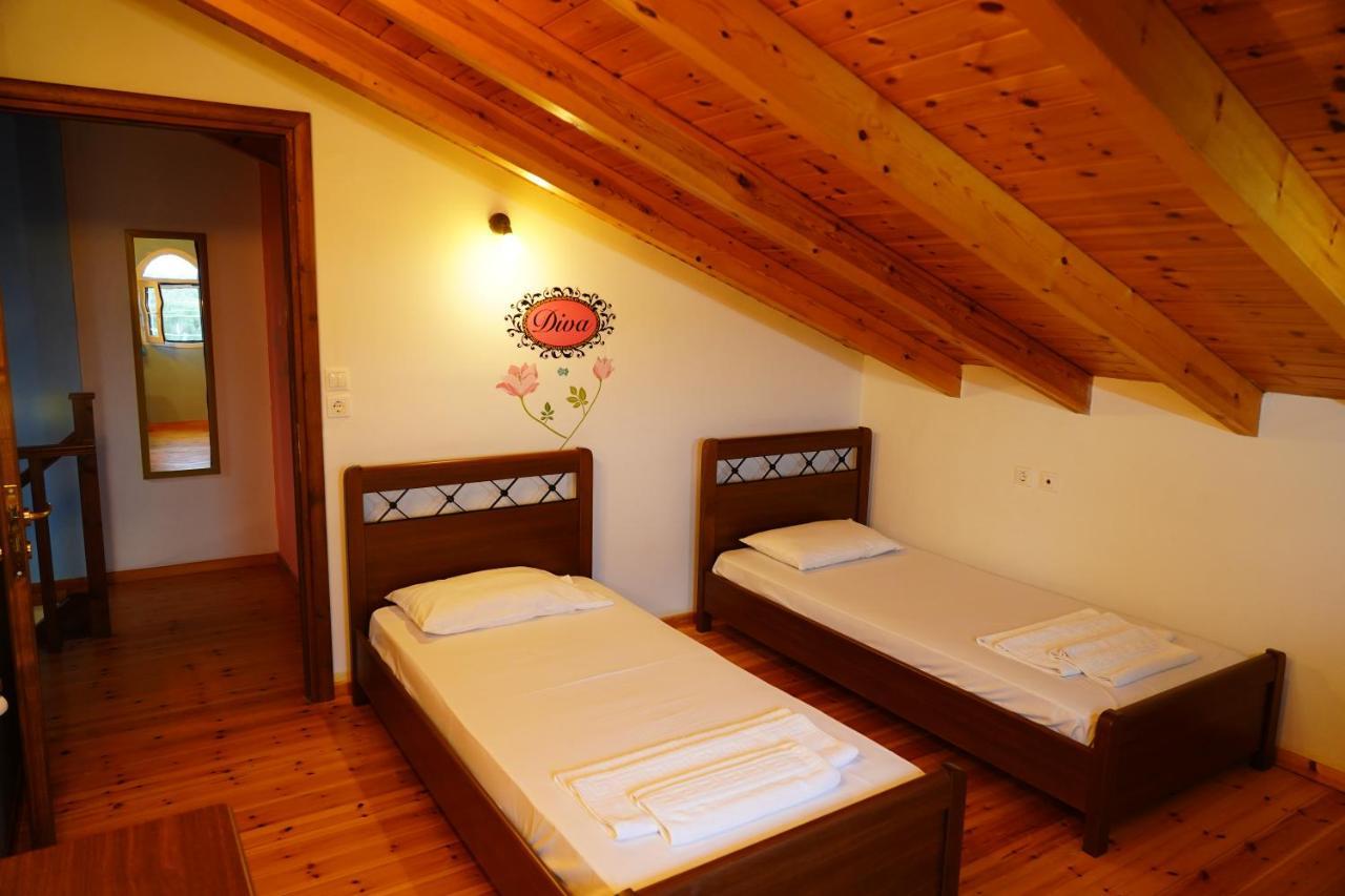 Stefanias Appartments Agios Matthaios  Ngoại thất bức ảnh