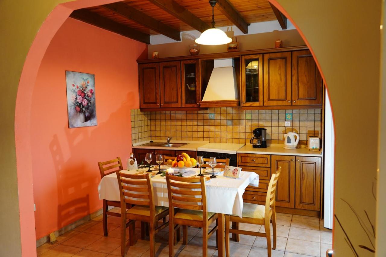 Stefanias Appartments Agios Matthaios  Ngoại thất bức ảnh