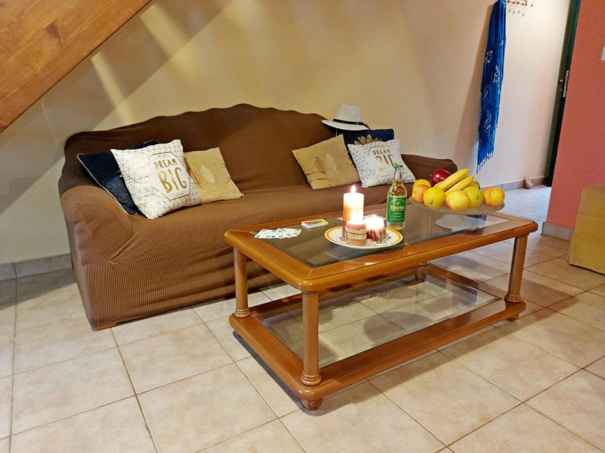Stefanias Appartments Agios Matthaios  Ngoại thất bức ảnh