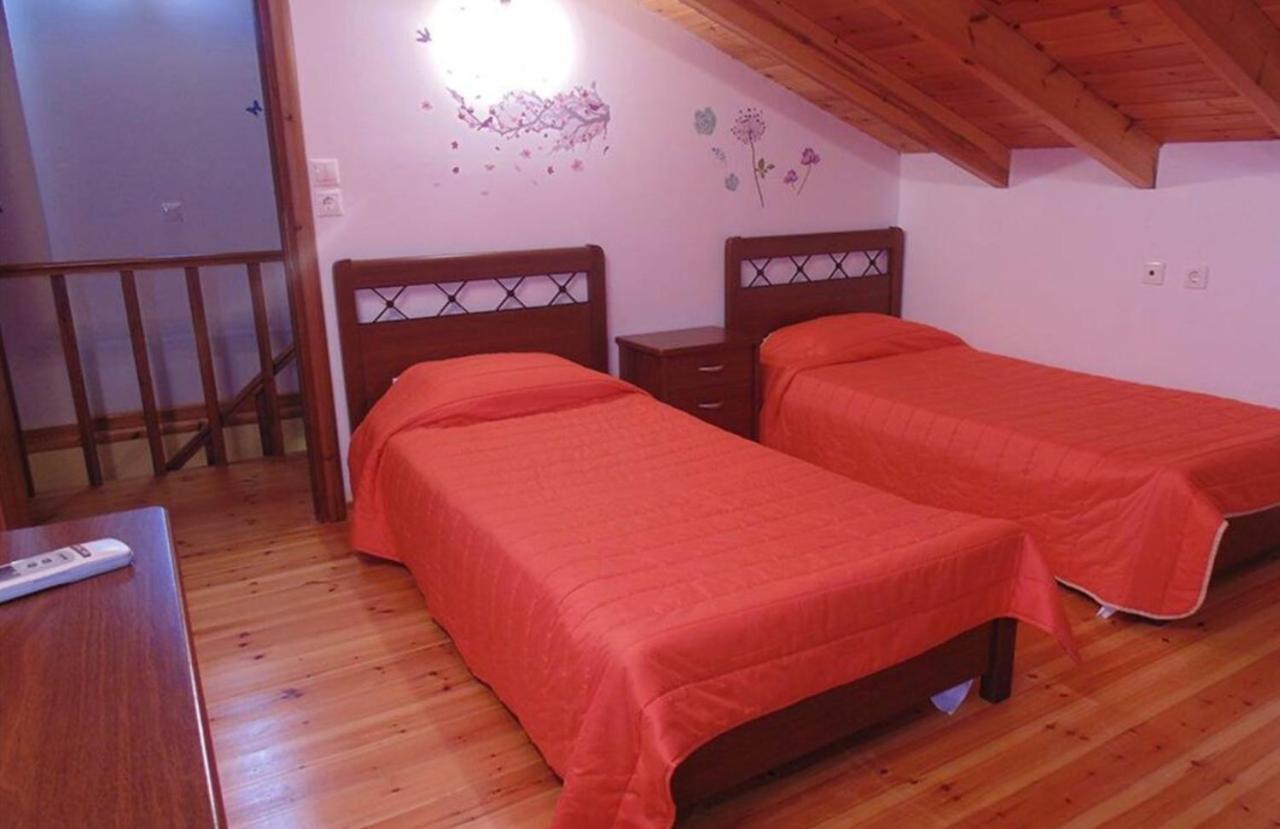 Stefanias Appartments Agios Matthaios  Ngoại thất bức ảnh