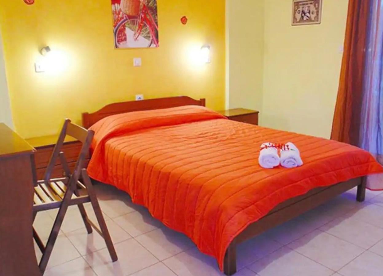 Stefanias Appartments Agios Matthaios  Ngoại thất bức ảnh