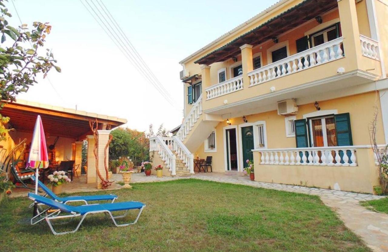 Stefanias Appartments Agios Matthaios  Ngoại thất bức ảnh