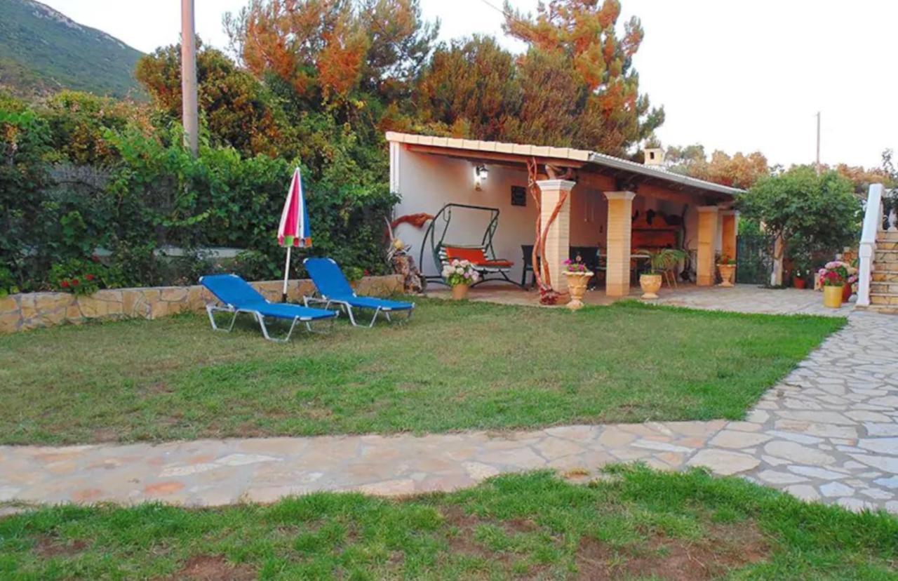 Stefanias Appartments Agios Matthaios  Ngoại thất bức ảnh